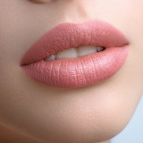 Relleno de labios con Ácido Hialurónico